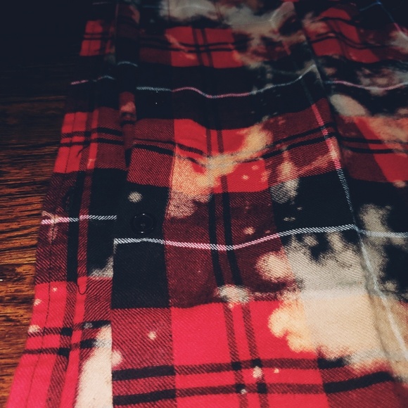 LAST ONE!!! Acid Wash Flannel Red and Black - Picture 3 of 4